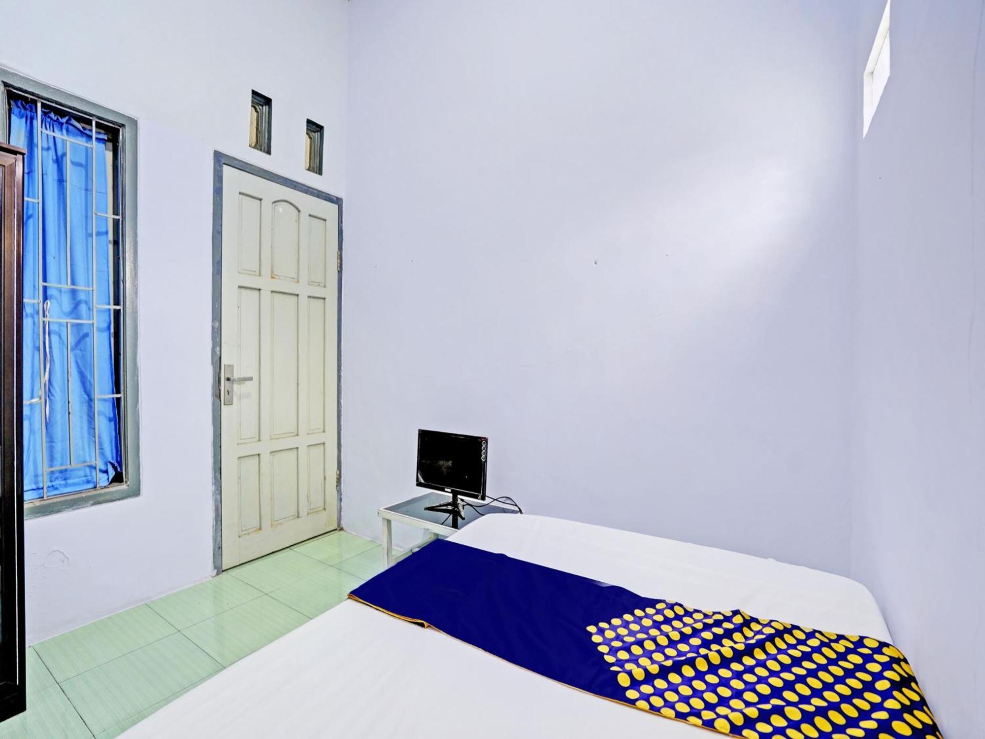 Hotel Oyo Life 92937 Kost Putri Sarkara Syariah Banyuwangi  Exterior foto