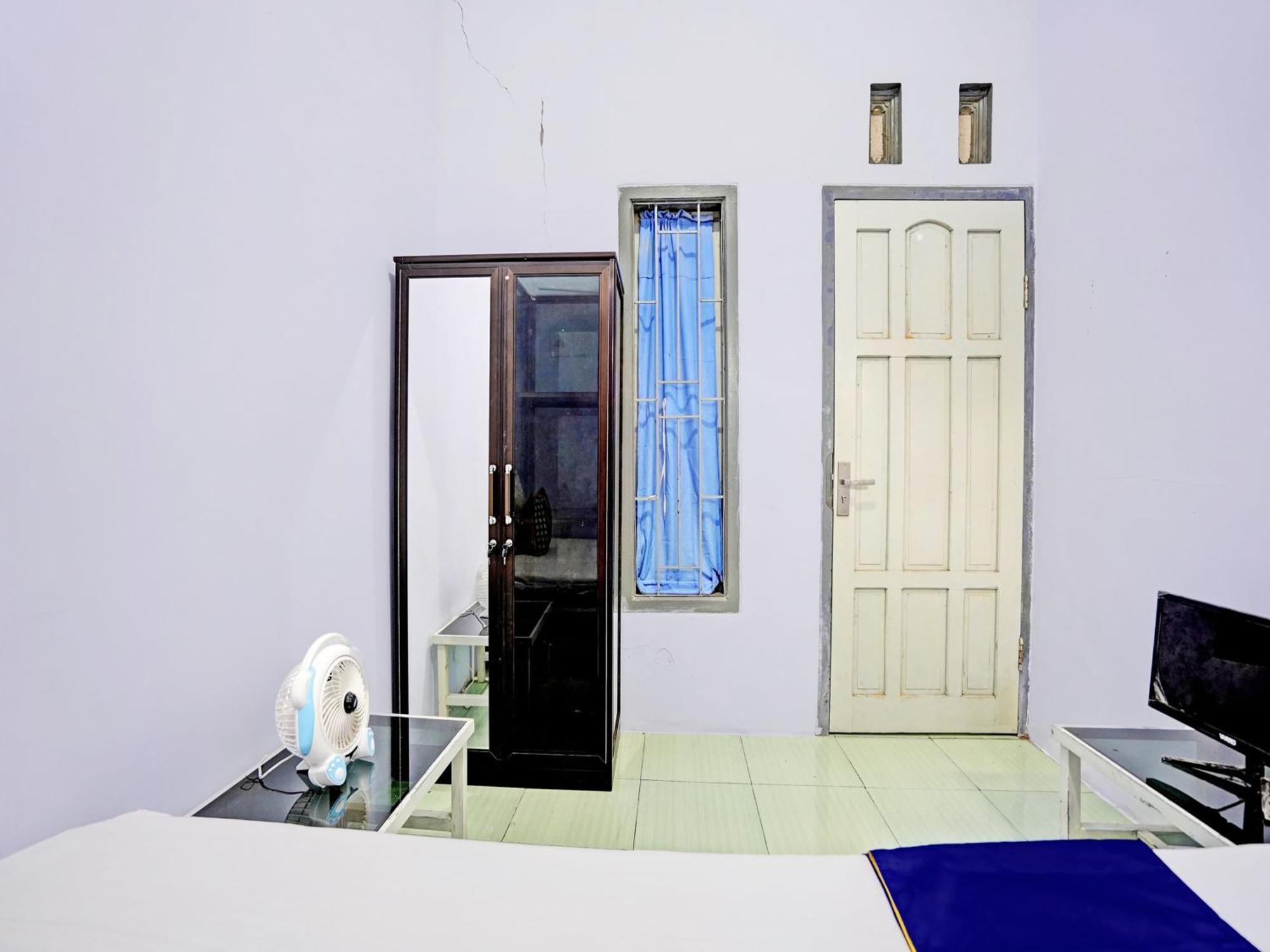 Hotel Oyo Life 92937 Kost Putri Sarkara Syariah Banyuwangi  Exterior foto