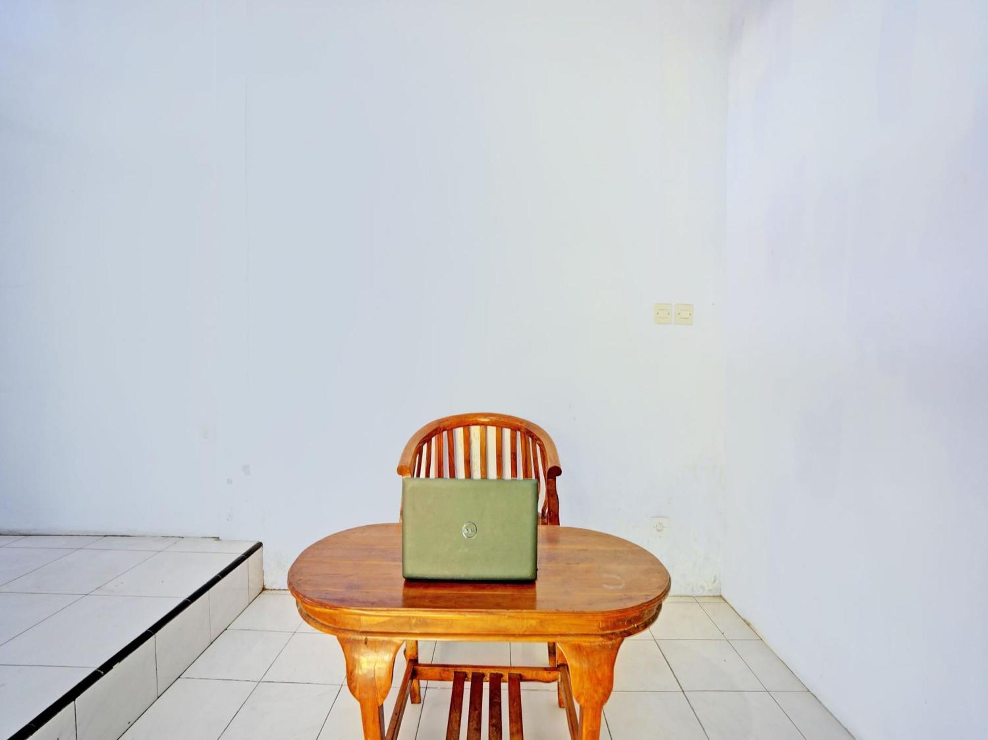 Hotel Oyo Life 92937 Kost Putri Sarkara Syariah Banyuwangi  Exterior foto