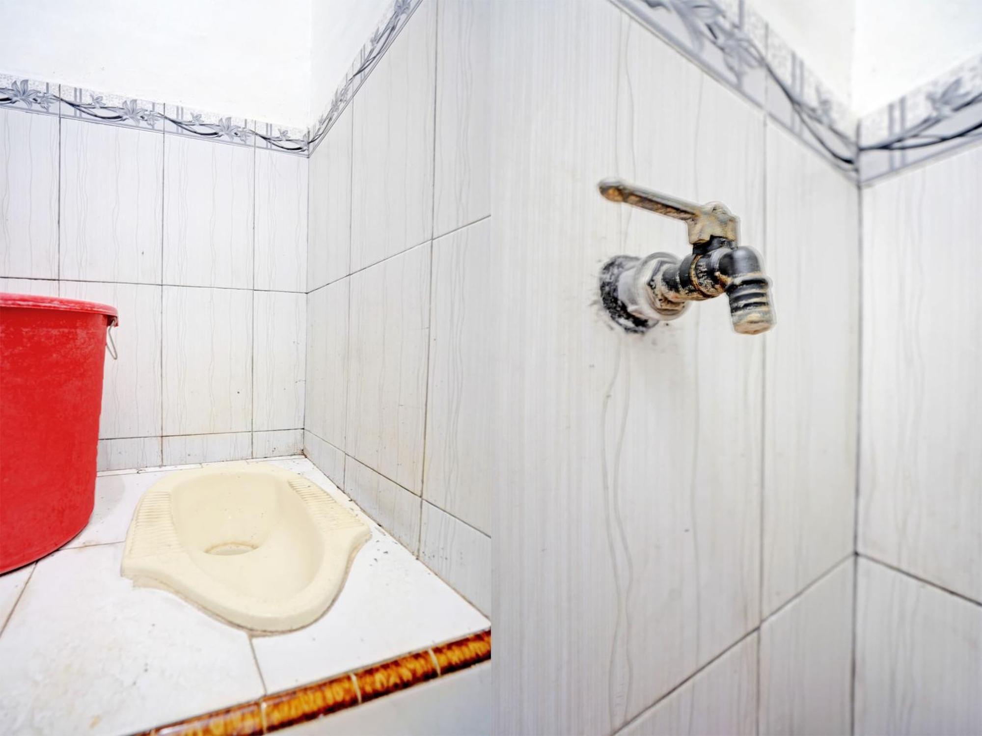 Hotel Oyo Life 92937 Kost Putri Sarkara Syariah Banyuwangi  Exterior foto