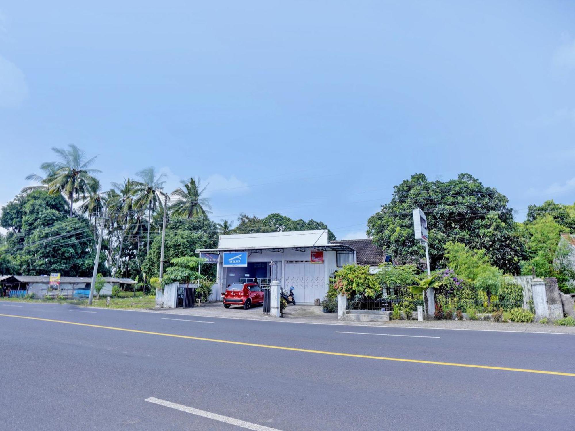 Hotel Oyo Life 92937 Kost Putri Sarkara Syariah Banyuwangi  Exterior foto